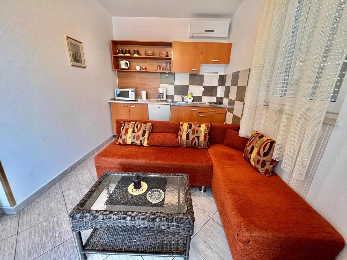 Apartmani Marija Dramalj Exterior photo
